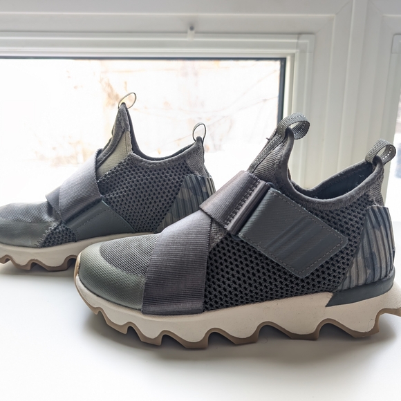 Sorel Kinetic Impact, Lug Sole, Slip On, Green Camo Runners, Women's size 5 - Picture 3 of 9